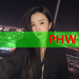 天太黑了,我找了几分钟,终于在草堆里看到了躺着的老福 天太黑了,我找了几分钟,终于在草堆里看到了躺着的老福